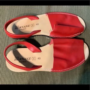 Red Flat Sandals, size 40